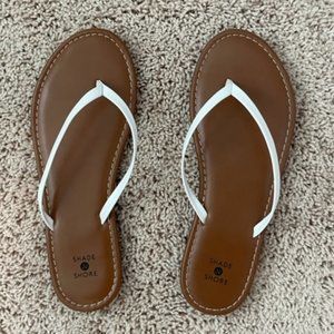 Skinny Strap Flip Flop Sandals. Brand Shade & Shore. Color White. Size 8